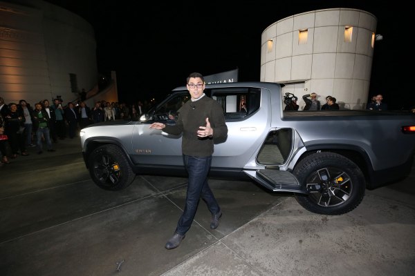 Ford invierte $ 500M en Rivian y tiene la intención de construir un vehículo en la plataforma EV de Rivian