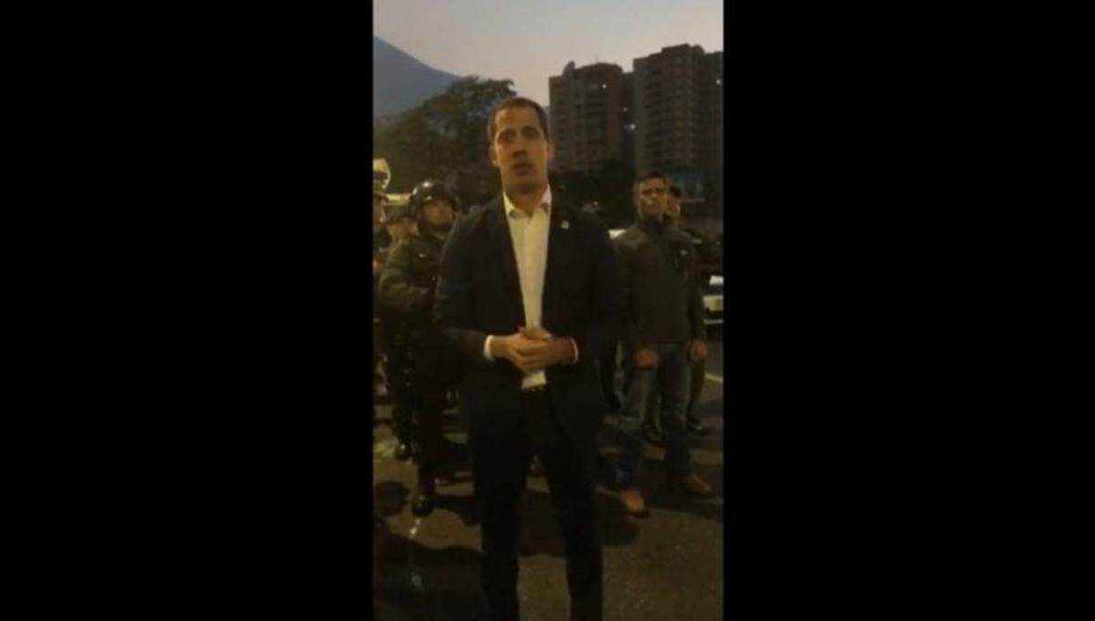 Guaidó y militares liberan a Leopoldo López en Venezuela