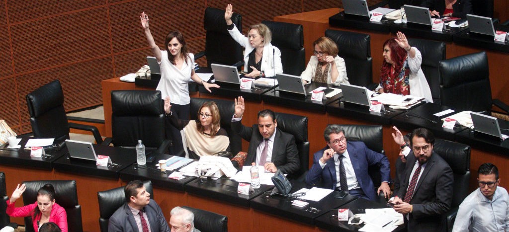 Senado frena reforma educativa de AMLO