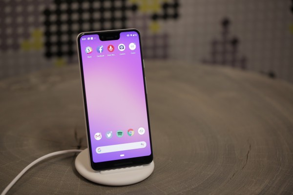 Alphabet cita 'vientos en contra' en las ventas de teléfonos inteligentes, se burla del anuncio de hardware de E / S