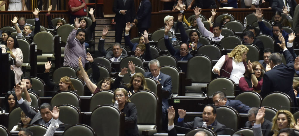 Aprueban diputados crear ley de Austeridad Republicana