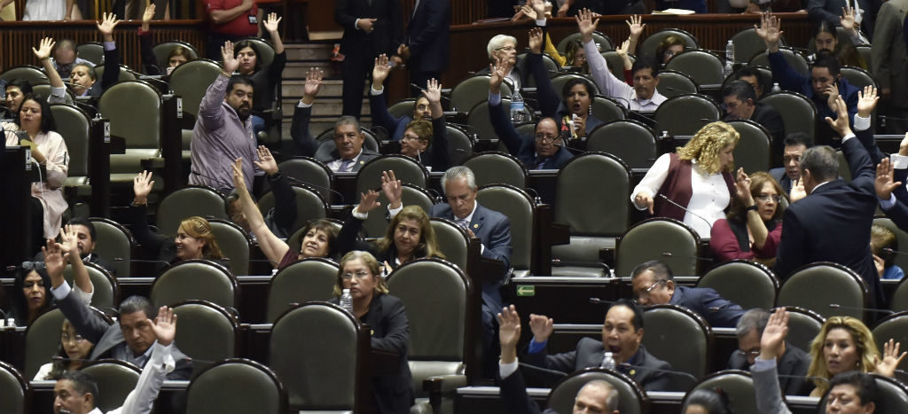 Avalan diputados reformas contra conflicto de interés y tráfico de influencias