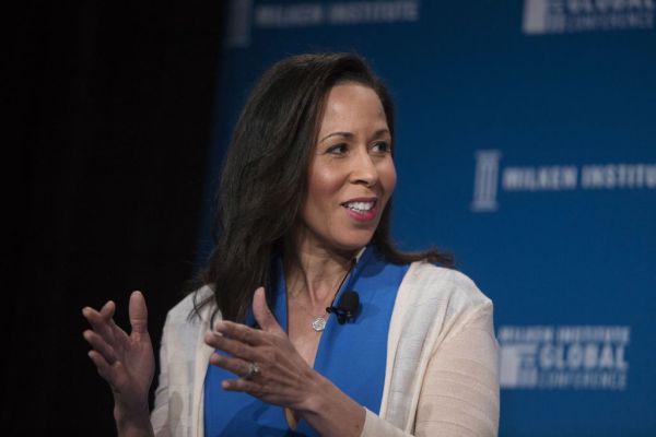 Facebook elige a Peggy Alford para su junta, Reed Hastings y Erskine Bowles para que se vayan