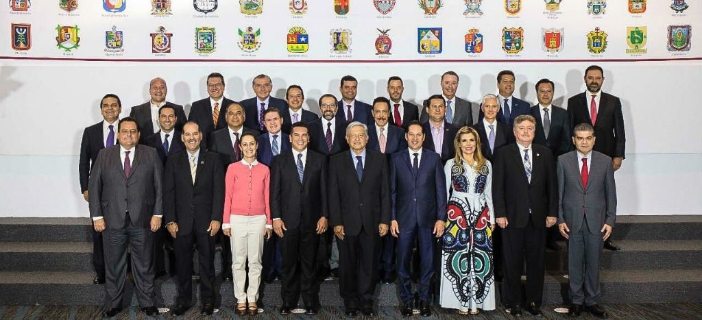 Firman CCE, CTM, gobernadores y AMLO acuerdo para la “paz laboral”