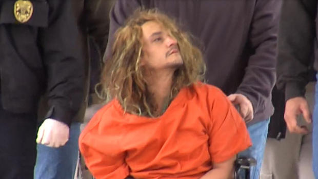 “El gobierno me hizo hacerlo”: padre acusado de matar a su hija con un martillo