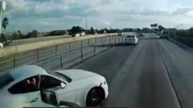 Video impactante muestra choque y fuga