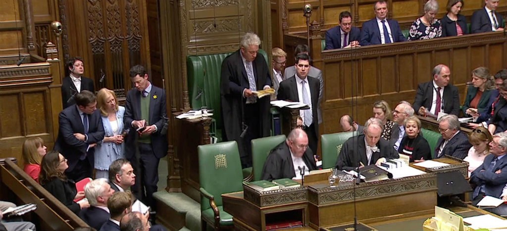 Parlamento británico rechaza todas las alternativas al Brexit