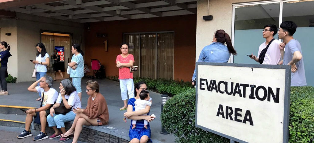 Sismo de 6.3 grados sacude Filipinas; cinco muertos tras caer edificios