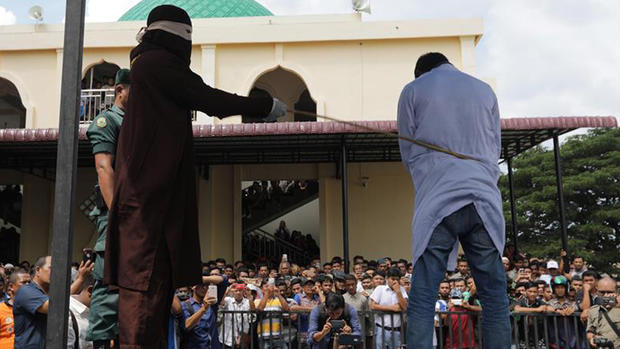 Latigazos a parejas por sexo fuera del matrimonio