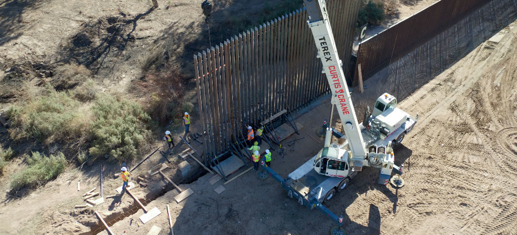 Trump recorrerá este viernes parte del muro fronterizo recién construido en Calexico
