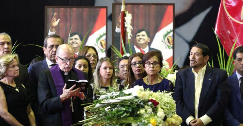 “Dejo mi cadáver como muestra de desprecio a mis adversarios”: carta póstuma de Alan García, leída por su hija | Video