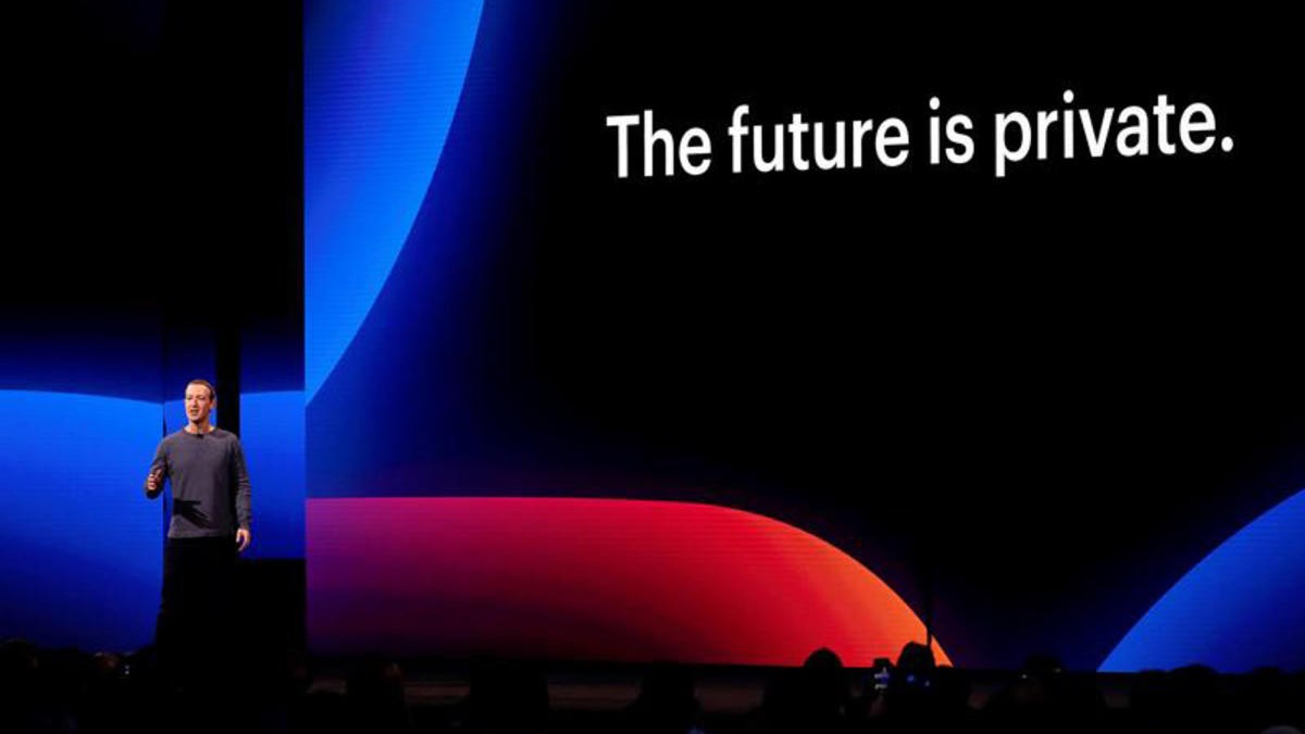 Facebook cambia diseño y elimina franja de color azul