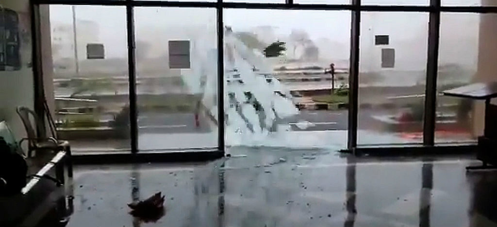 Ciclón Fani toca tierra en la costa este de India