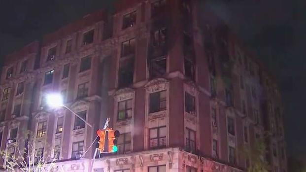 [TLMD - NY] Seis familiares mueren en voraz incendio en Harlem
