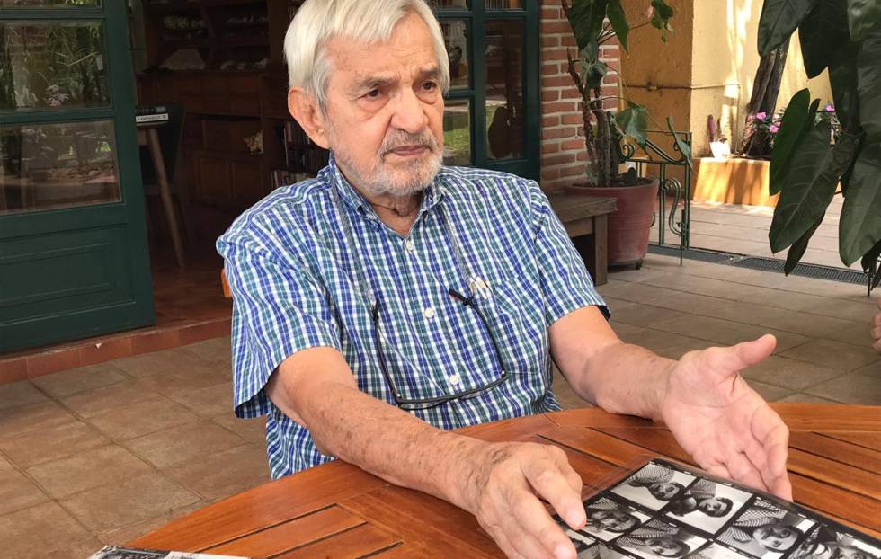 Rodrigo Moya, en su casa en Cuernavaca.