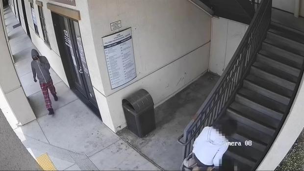 [TLMD - Bahia] Policía: arrastra a mujer y a su hija al intentar robarle la cartera