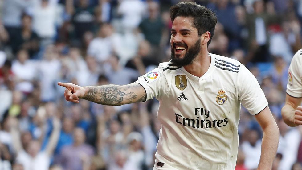 Encuentro de la Liga Santander entre los equipos Real Madrid - Celta de Vigo en el estadio Santiago Bernabéu. Isco
