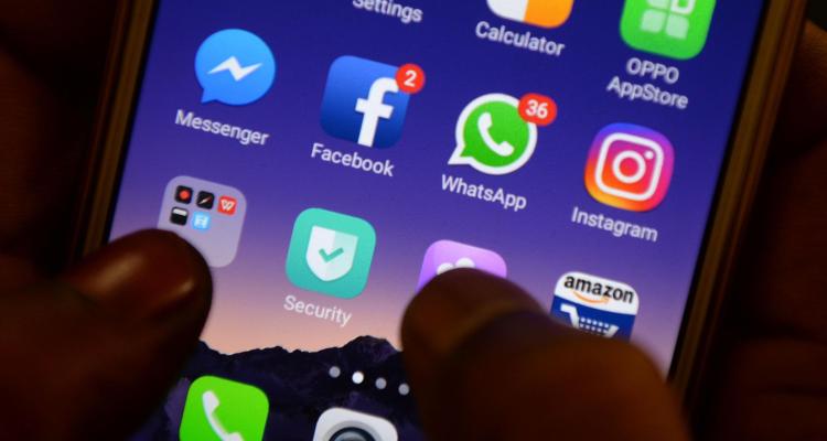 Indonesia restringe el uso de WhatsApp, Facebook e Instagram después de disturbios mortales