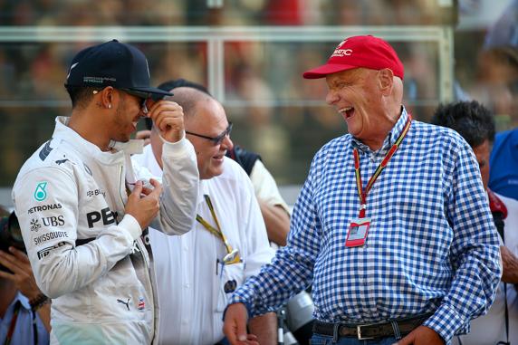Niki Lauda, con Lewis Hamilton