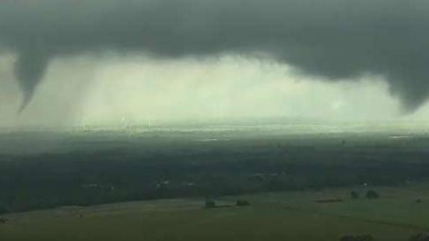 Tornados arrasan en varios estados de EEUU