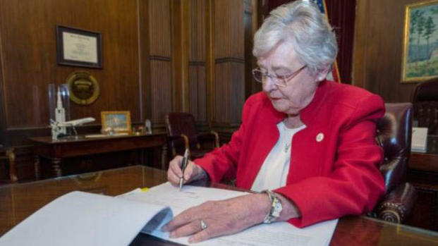 [TLMD - LV] Alabama aprueba proyecto antiaborto