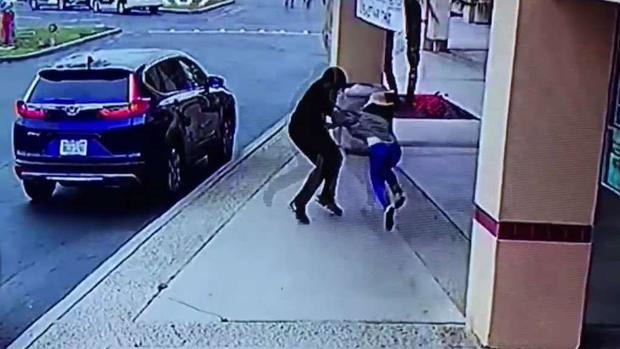 [TLMD - LA] Imágenes impactantes de violento asalto mortal