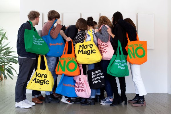 Diseñador de Marca Experto Verificado: Base