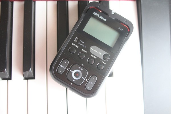 La pequeña grabadora R-07 de Roland es mejor que la aplicación de grabación de su teléfono