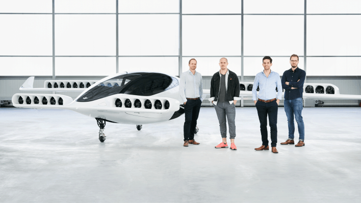 Lilium presenta un prototipo de taxi aéreo de cinco plazas después de un exitoso vuelo inaugural de su último avión.