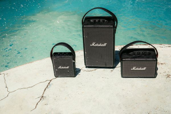 Marshall sigue impresionando con los nuevos altavoces portátiles retro.
