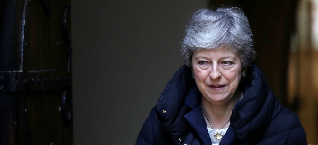 May analiza convocar a un segundo referéndum sobre el Brexit