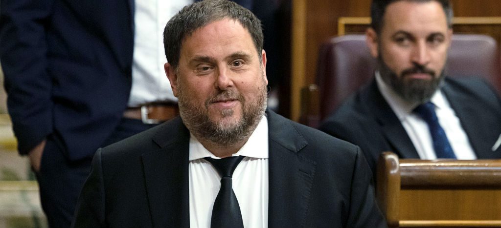 Parlamento de España suspende a legisladores catalanes independentistas