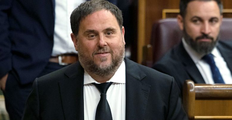 Parlamento de España suspende a legisladores catalanes independentistas