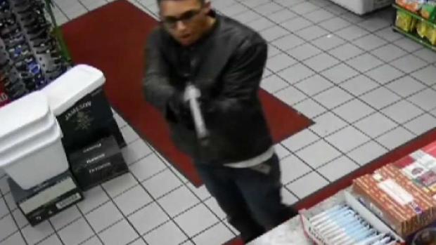 [TLMD - LA] Divulgan video de sospechoso de asesinato en Downey