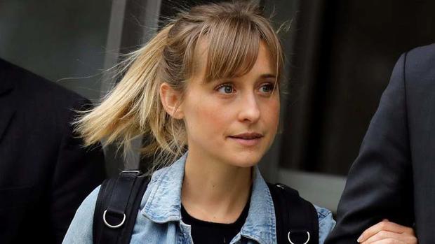 Famosa actriz se declara culpable en caso de secta sexual