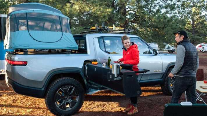 Rivian estrena una cocina extraíble por su truco de recolección eléctrica