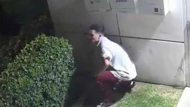 [TLMD - LA] Adolescente acusado de asesinato escapa de la cárcel