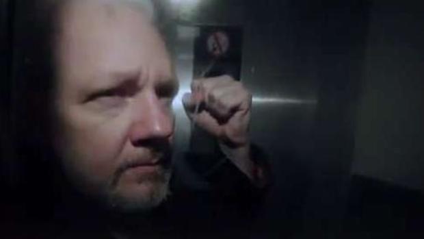 Reabren caso de violación contra Assange