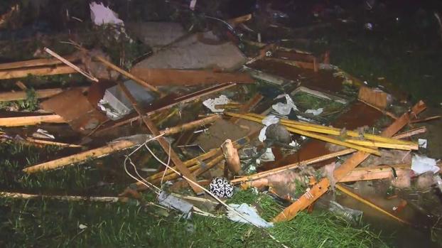 [TLMD - LV] Poderosa tormenta deja tres muertos en Missouri