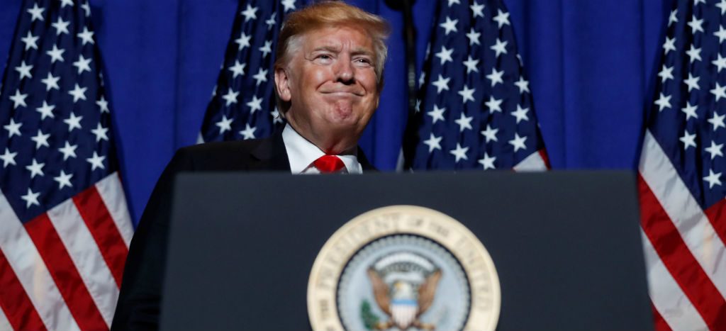 Trump arremete contra republicano Justin Amash, quien pide su destitución