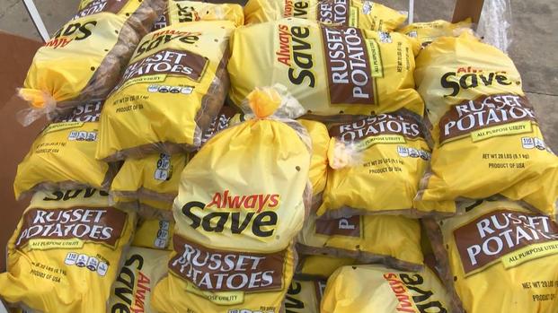 Organización benéfica recibe donación anónima de 20 mil libras de papas