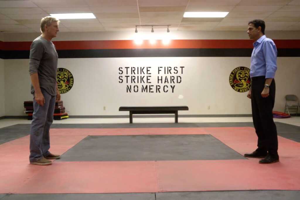 cobra kai daniel y johnny enfrentandos