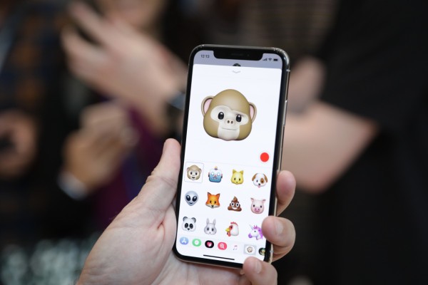 iPhone golpeó duro como los envíos mundiales de teléfonos inteligentes continúan en picada