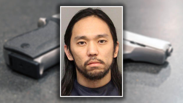 [TLMD - LV] Policía: se le cae la pistola y se dispara en los genitales