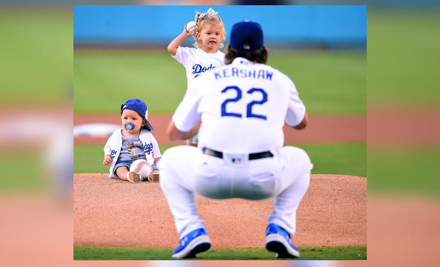 Emotivas ceremonias de primeros lanzamientos con los Dodgers