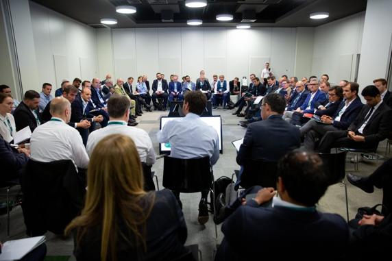 Reunión de trabajo durante la Asamblea Especial de la ECA en Malta