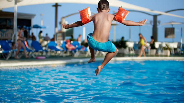 El peligro oculto de las piscinas