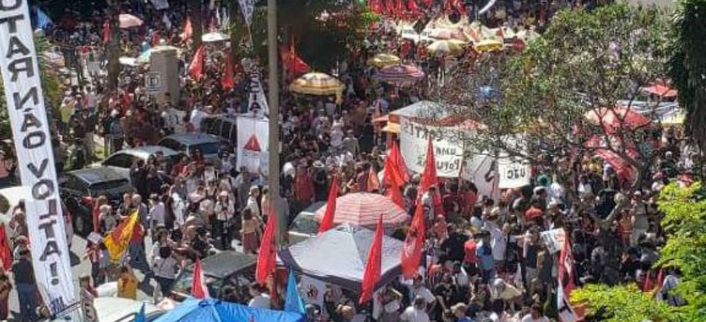 Miles de trabajadores realizan paro nacional y manifestaciones en Brasil