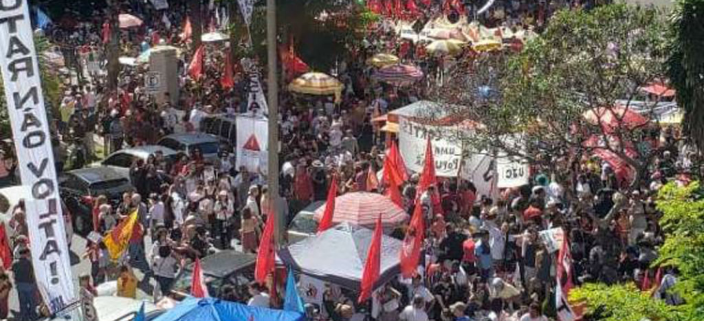 Miles de trabajadores realizan paro nacional y manifestaciones en Brasil