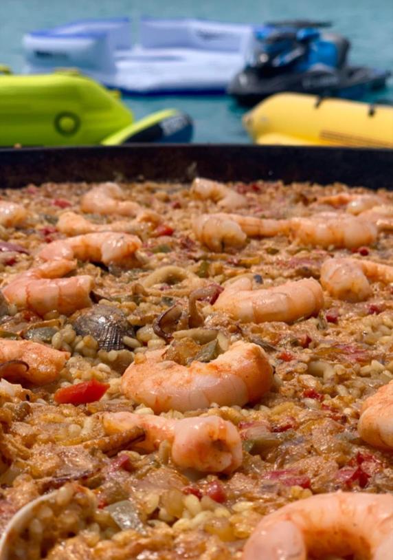 La paella de Moyá en un yate